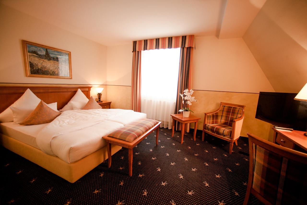 Schlosshotel Gruenwald 4*